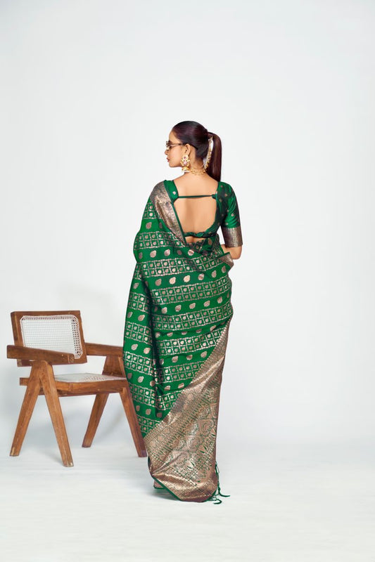 Fashion Dream Womens green banarasi silk Saree