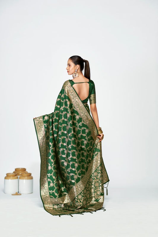 Fashion Dream Womens green banarasi silk Saree