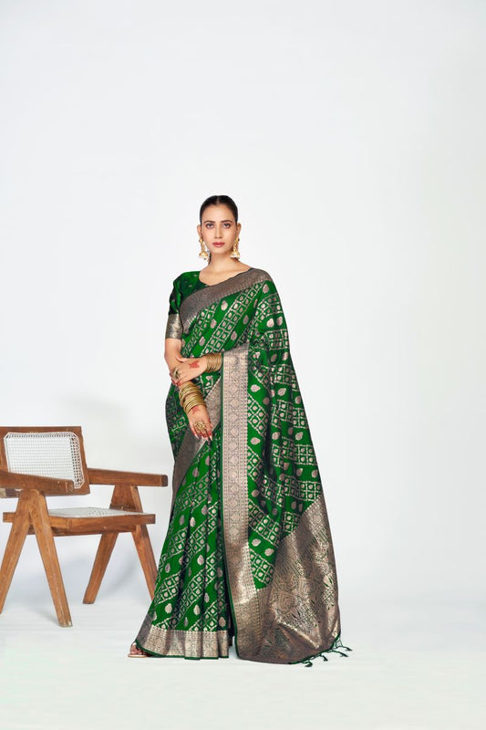 Fashion Dream Womens green banarasi silk Saree