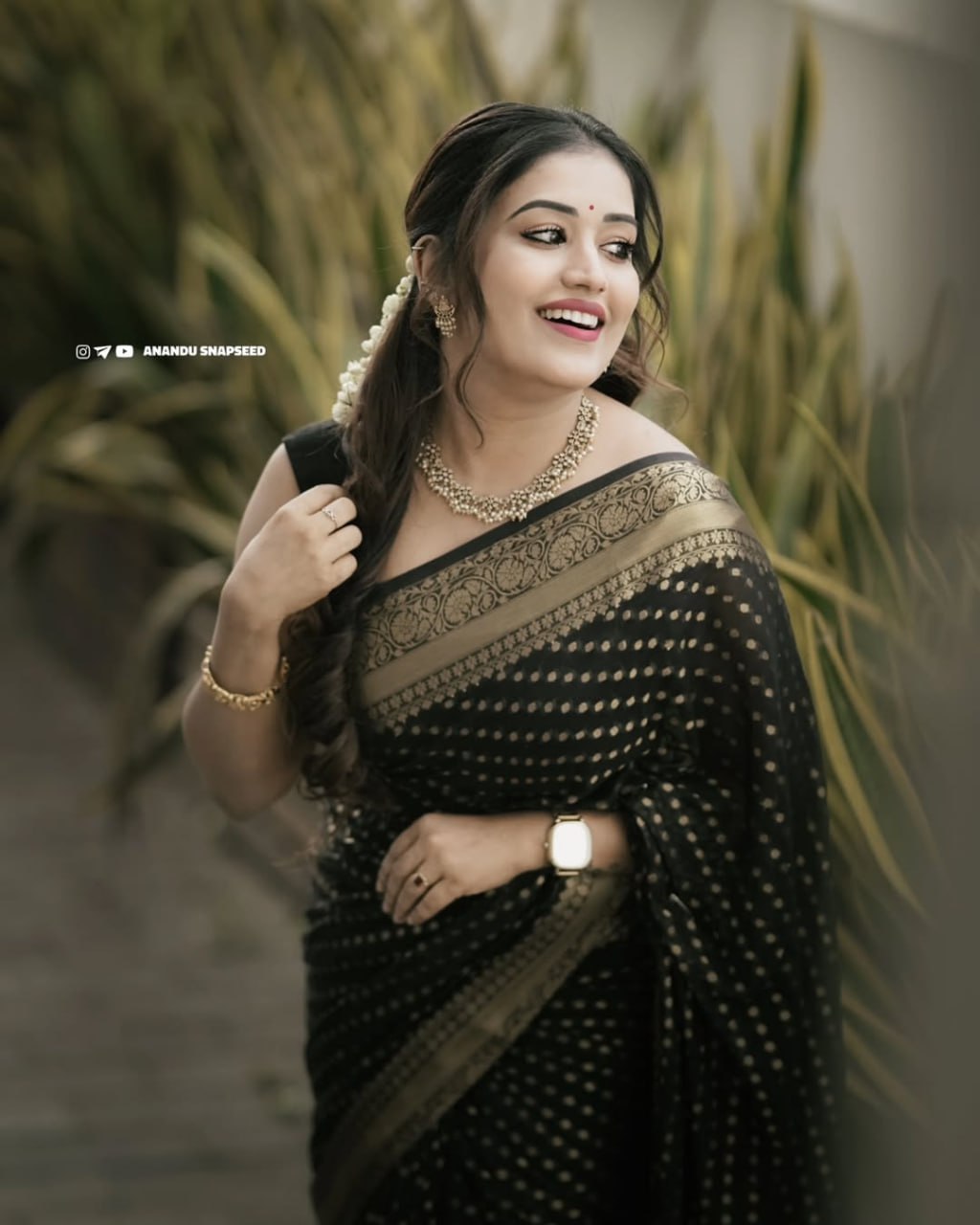 Black Soft Lichi Silk Jacquard Saree